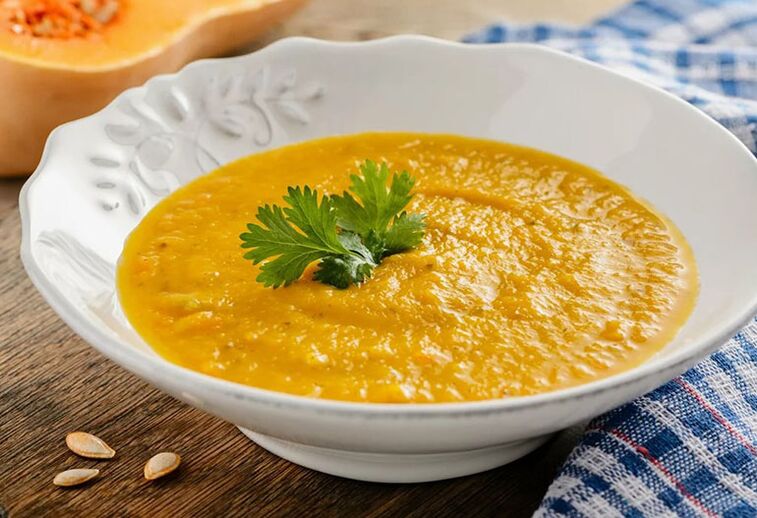 Η σούπα με πόρους κολοκύθας είναι ένα υγιεινό και εύκολο πρώτο πιάτο για την ουρική αρθρίτιδα. 