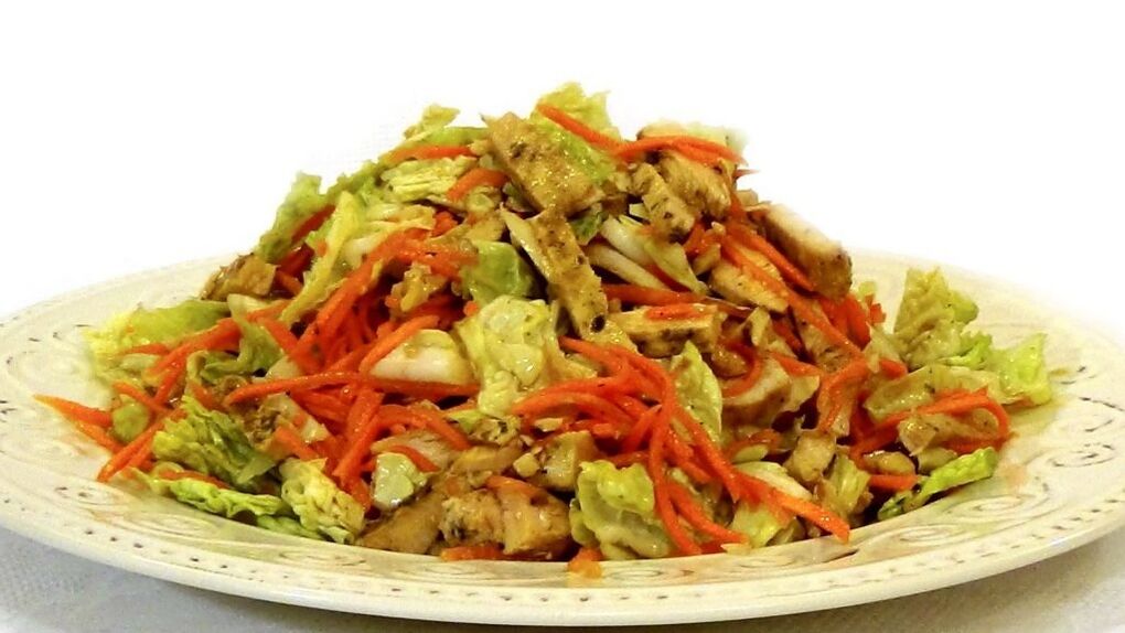 Στο τελικό στάδιο της «σταθεροποίησης της δίαιτας Dukan, μπορείτε να απολαύσετε μια σαλάτα κοτόπουλου